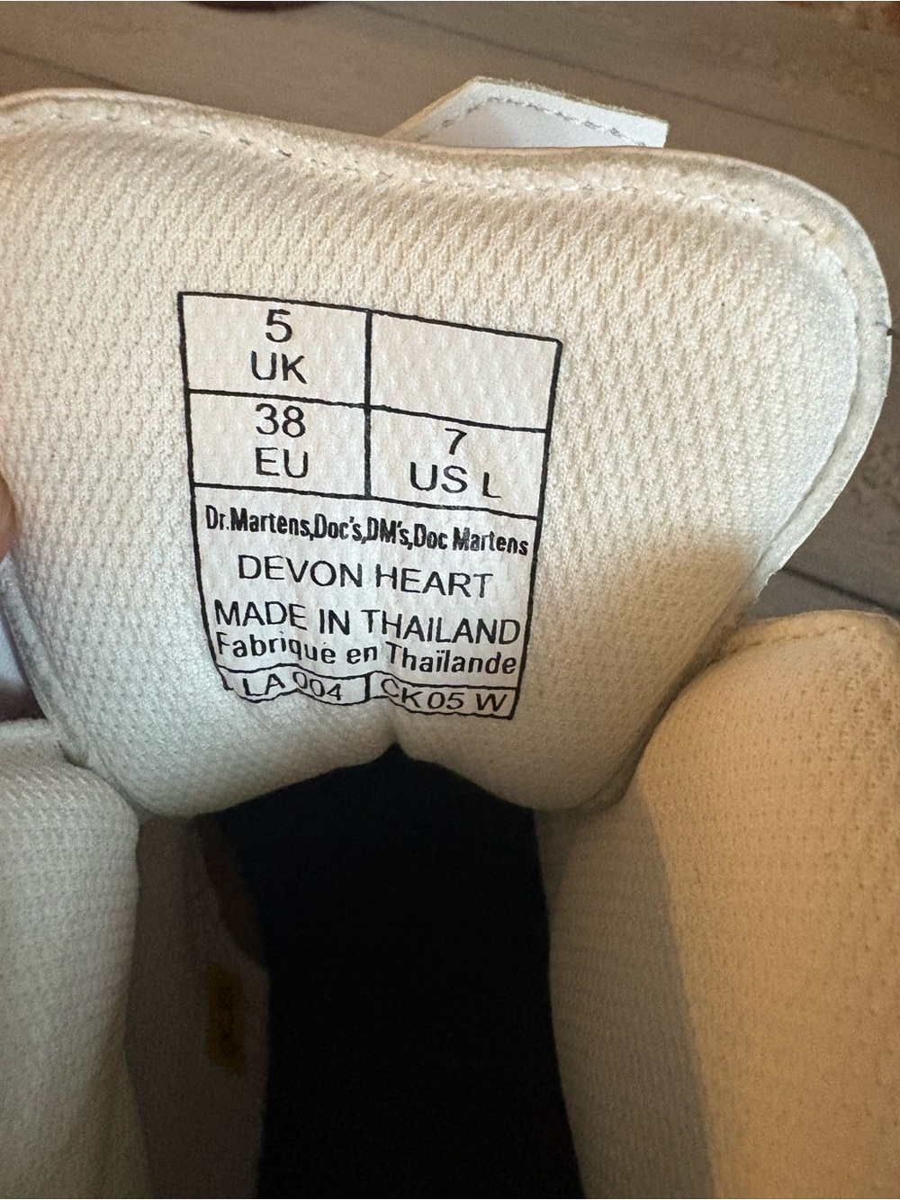 Dr. Martens White Devon Heart Boots - Picture 7 of 12